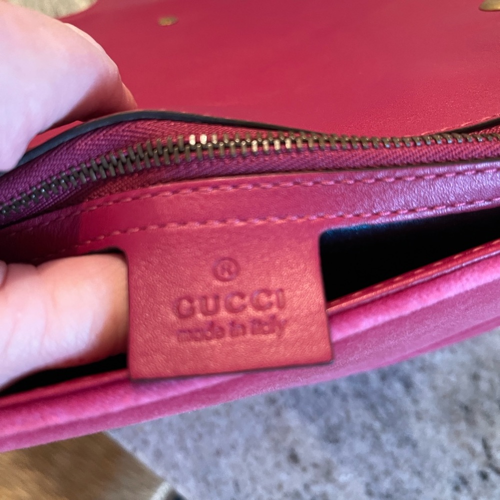 Gucci authentic Vibrant Pink Crossbody Bag with Gold Chain - Picture 9 of 15